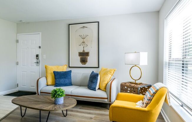 2 beds, 2 baths, 933 sqft, $1,685, Unit C-133