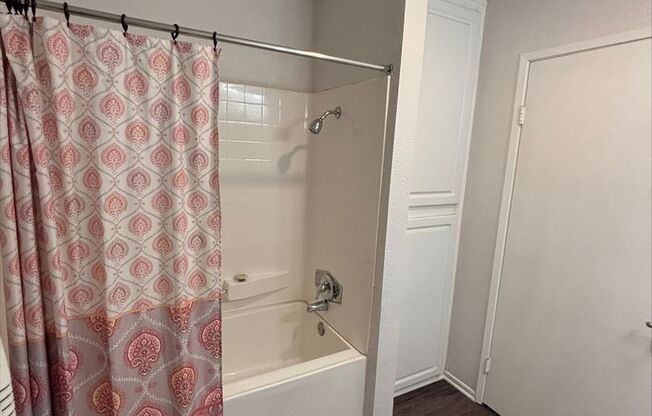 1 bed, 1 bath, 750 sqft, $2,270, Unit 1704