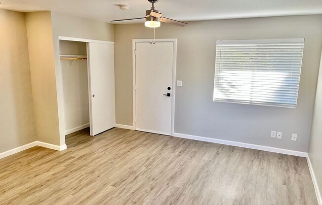 Studio, 1 bath, 407 sqft, $995, Unit 210