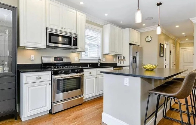 9 LIBERTY PL