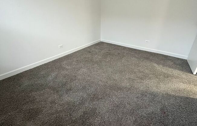 2 beds, 1 bath, 865 sqft, $1,195, Unit WP 305