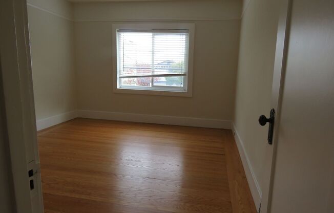 2 beds, 1 bath, $5,600