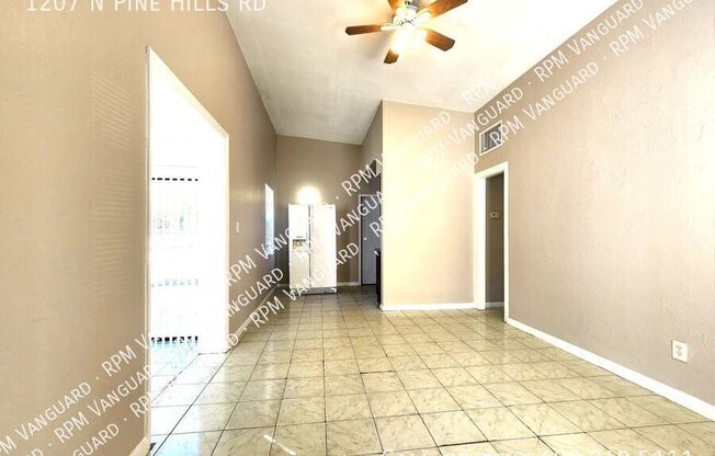 1207 N PINE HLS RD