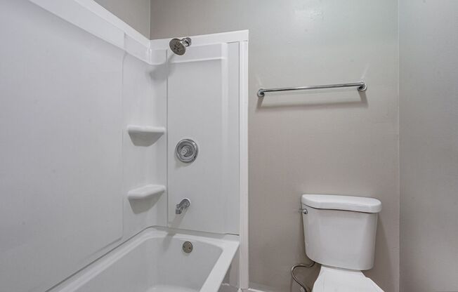 2 beds, 1.5 baths, 950 sqft, $1,399, Unit 6371 - 73