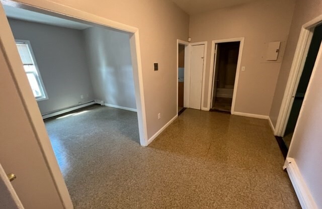 2 beds, 1 bath, 1,000 sqft, $2,600, Unit 3