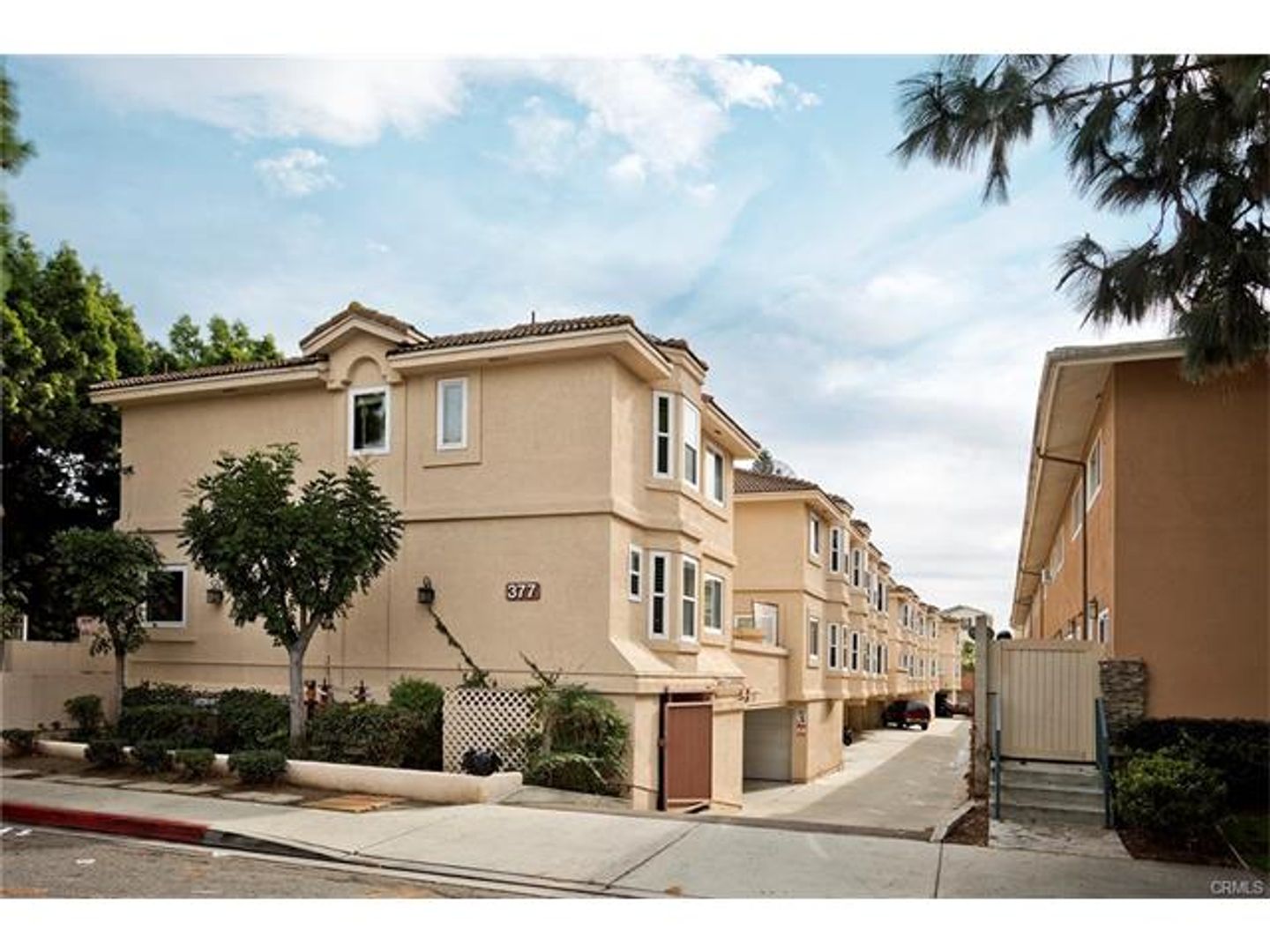 Centrally Located 3 Bedroom Costa Mesa Townhome with 2 Car Garage. Near Fairview and 22nd Street - Easy Access to 55.