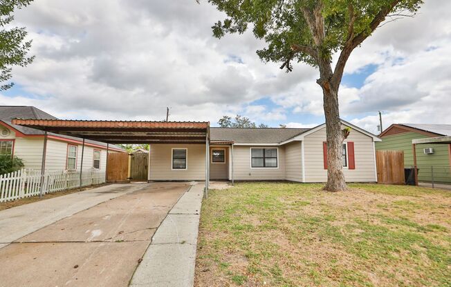 New Year. New Keys! Spacious 4 Bed / 2 Bath in Channelview - Move In Ready