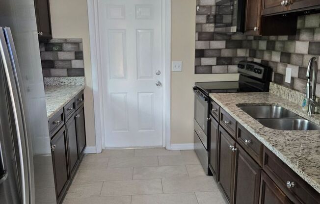 2 BEDROOM 1 BATH NEAR USF
