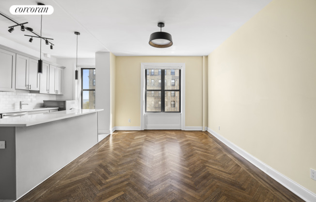880 W 181 ST