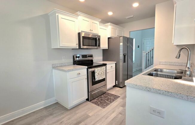 Stunning Newer, 2 Story 3/2.5 Home in a Quiet Cul-de-sac