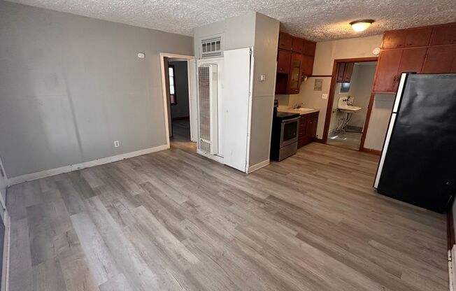 $599 - 2 bed 1 bath - Single Family Home
