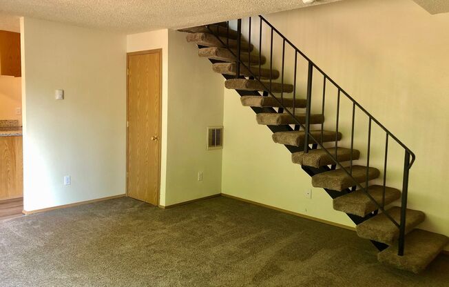 2 beds, 1 bath, 669 sqft, $1,345, Unit 47