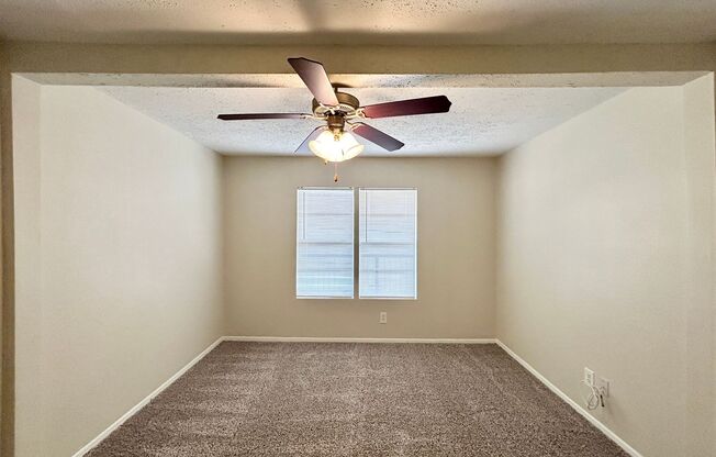 2 beds, 1 bath, $950, Unit SC541