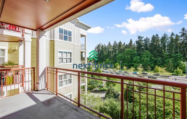 1 Bed and 1 Bath Stunning Redmond DT Condo is Available for Rent!