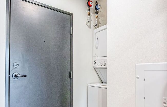 Studio, 1 bath, 306 sqft, $1,450, Unit 203