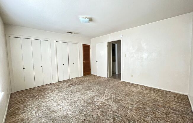 1 bed, 1 bath, 700 sqft, $595, Unit Unit 6