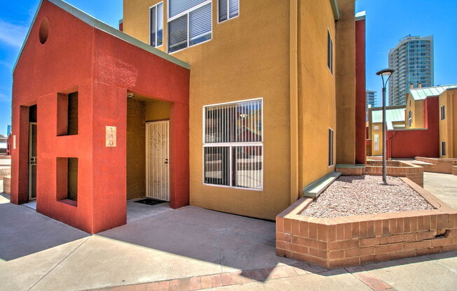 2 beds, 2 baths, 1,095 sqft, $1,600, Unit 140