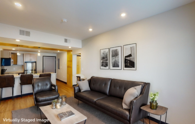 2 beds, 2 baths, 988 sqft, $1,280, Unit 3200-100