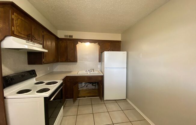 1 bed, 1 bath, $600, Unit 3