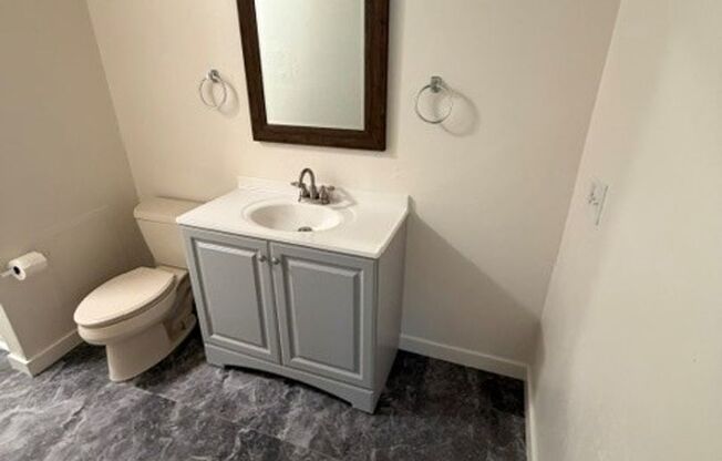 2 bed/1 bath apartment in Golden