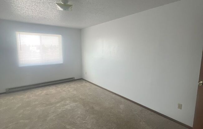 2 beds, 1 bath, 850 sqft, $850, Unit 903 - 25