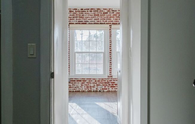 Studio, 1 bath, 350 sqft, $1,395, Unit 406