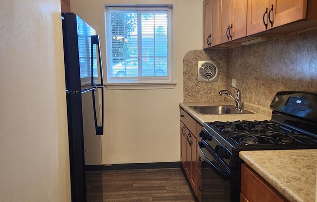 2 beds, 1 bath, 878 sqft, $1,285, Unit WY09013