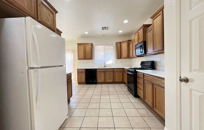 3 beds, 2 baths, $1,750