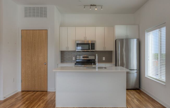 1 bed, 1 bath, 650 sqft, $1,225, Unit 309