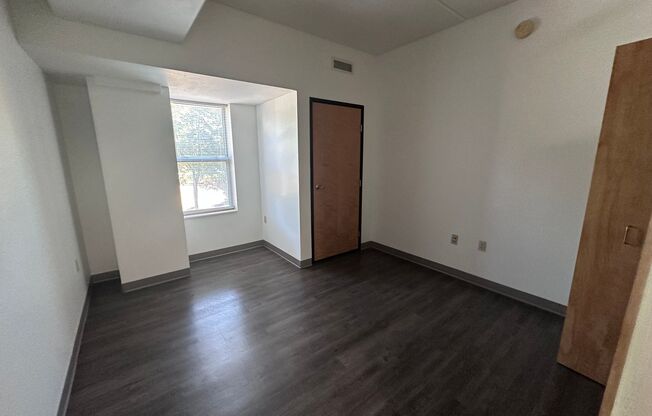 2 beds, 1 bath, 900 sqft, $1,700, Unit 204