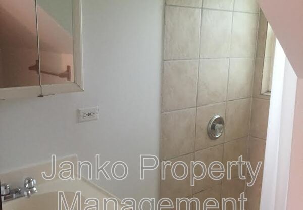 2855 E 82nd St, Chicago IL