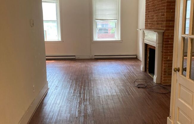 1 bed, 1 bath, 700 sqft, $1,349, Unit 50-6
