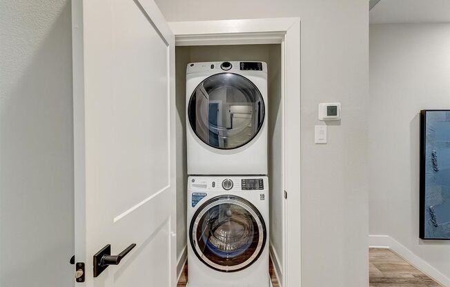 3 beds, 2.5 baths, 1,184 sqft, $1,750, Unit 4525 Colosseum Way