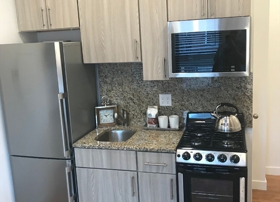 Studio, 1 bath, $1,550, Unit 10