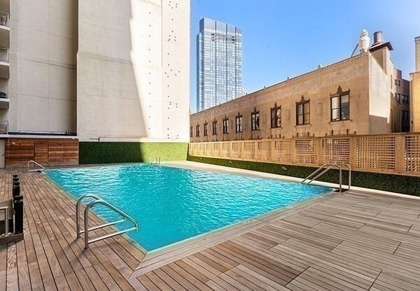 Studio, 1 bath, 590 sqft, $3,400, Unit 6M