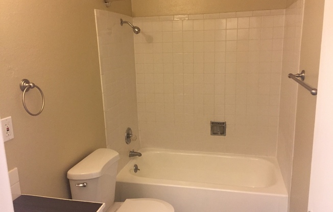 2 beds, 1 bath, $1,395