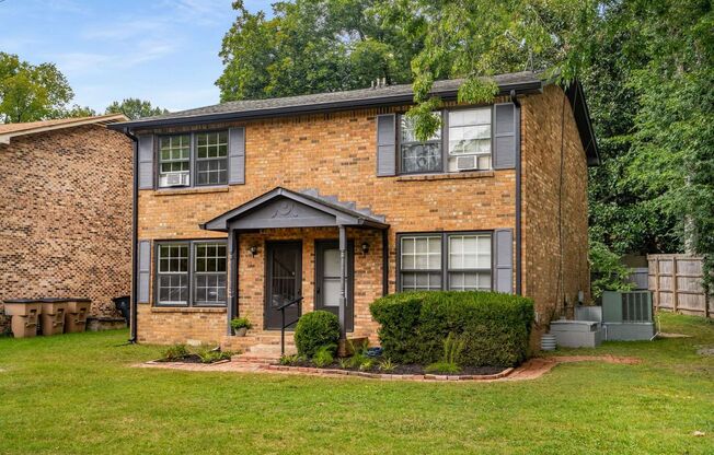 Awesome 2BE/1.5BA duplex in fantastic location in Nashville!