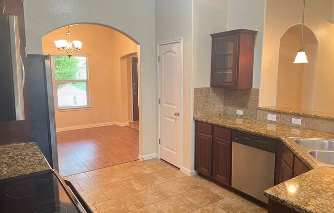 3 beds, 2 baths, $1,575