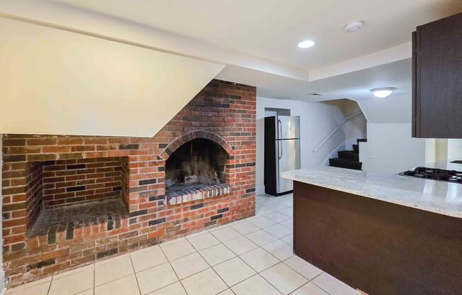 3 beds, 2 baths, 1,365 sqft, $4,250, Unit 877-D1