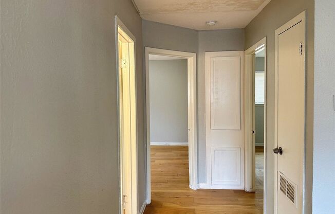 2 beds, 1 bath, 660 sqft, $795, Unit 1