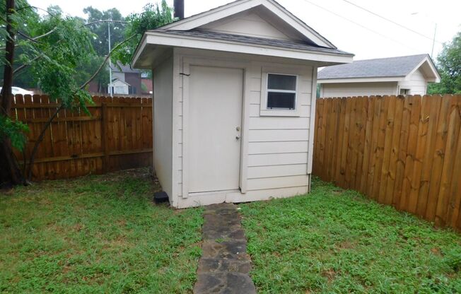 2 beds, 1.5 baths, 936 sqft, $1,395, Unit 8208-AHOOD