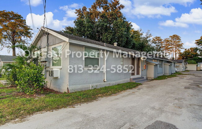 4611 N HUBERT AVE