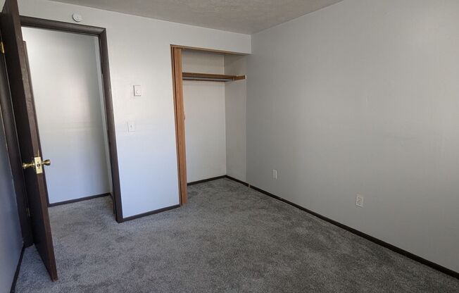 2 beds, 1 bath, $900