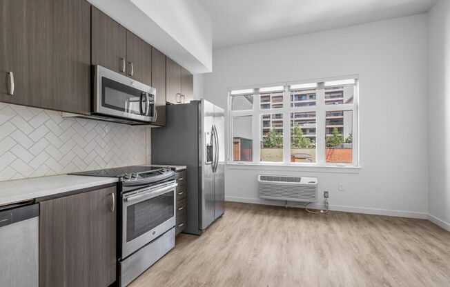 Studio, 1 bath, 444 sqft, $1,215, Unit 611
