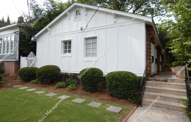 712 HIGHLAND AVE NE