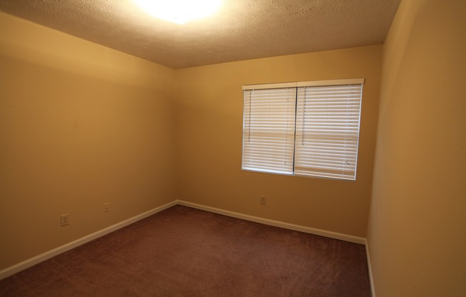 3 beds, 2 baths, $1,250, Unit # 9 B