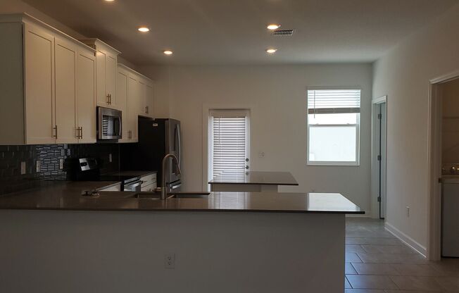 Spacious Bridgewalk Townhome