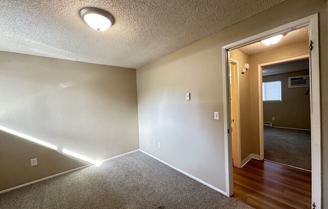 2 beds, 1 bath, 780 sqft, $1,275, Unit 125