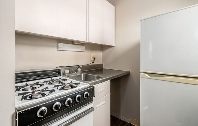 Studio, 1 bath, 350 sqft, $735, Unit 1850-34