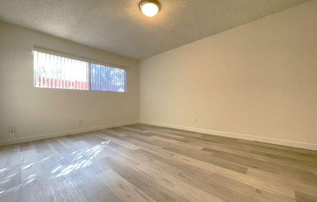 2 beds, 1 bath, 800 sqft, $2,050, Unit Unit 02